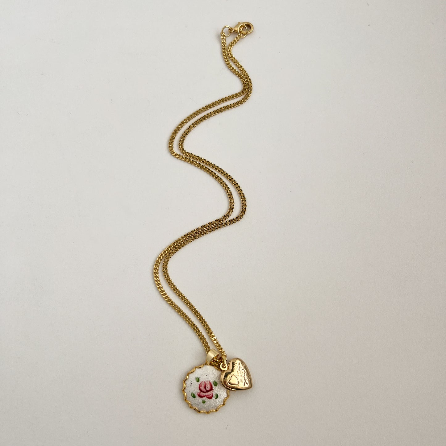 La Vie En Rose Pendant Necklace