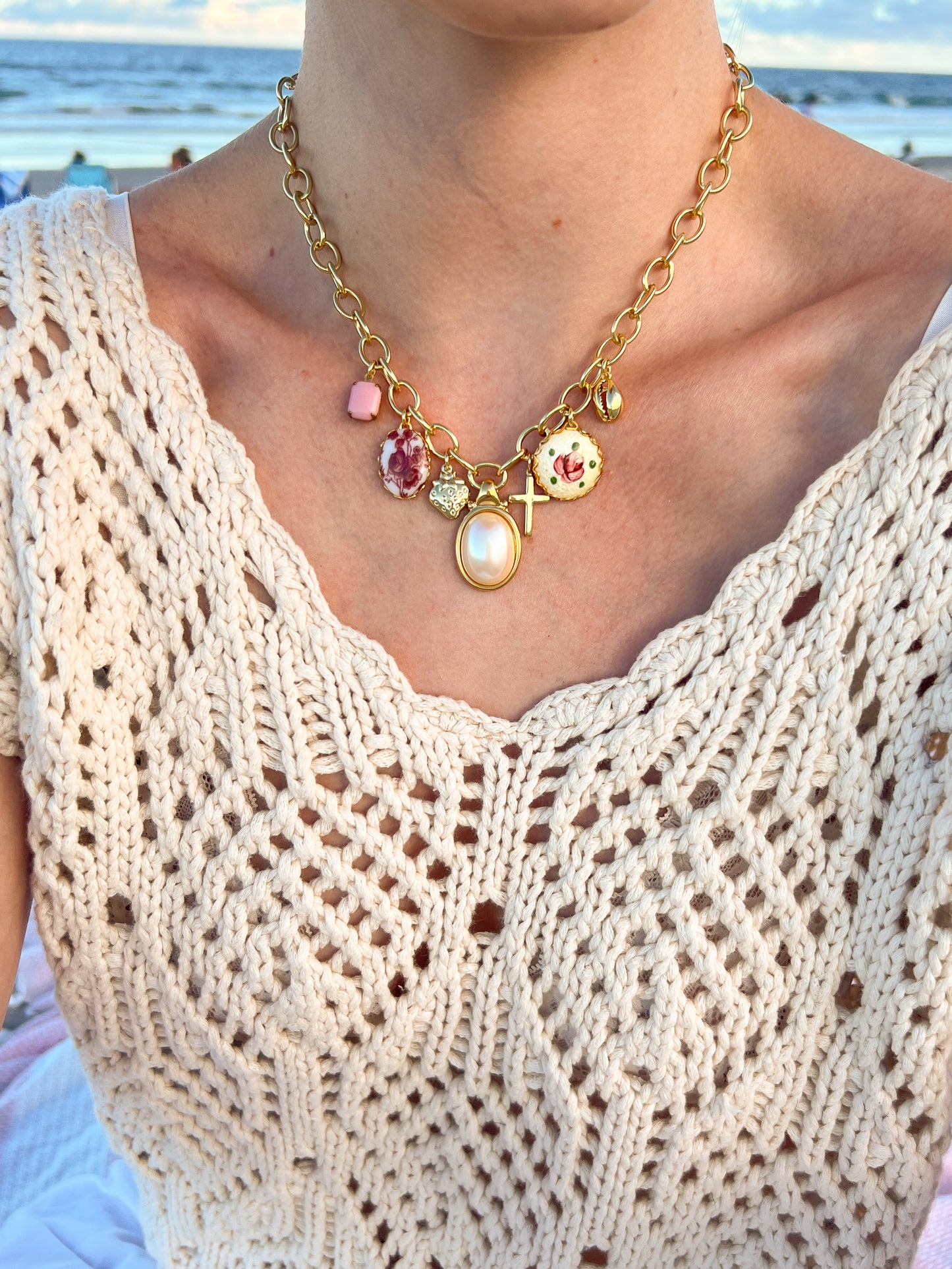 Daisy Vintage Charm Necklace