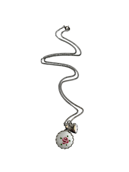 La Vie En Rose Silver Pendant Necklace