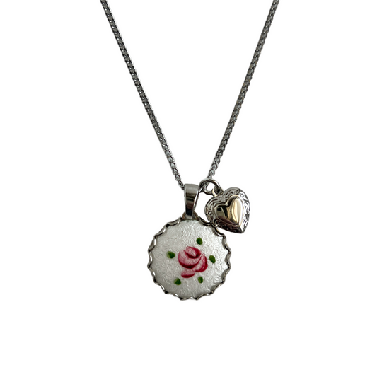 La Vie En Rose Silver Pendant Necklace